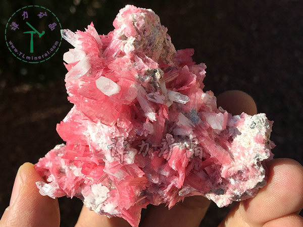 薔薇輝石，秘魯