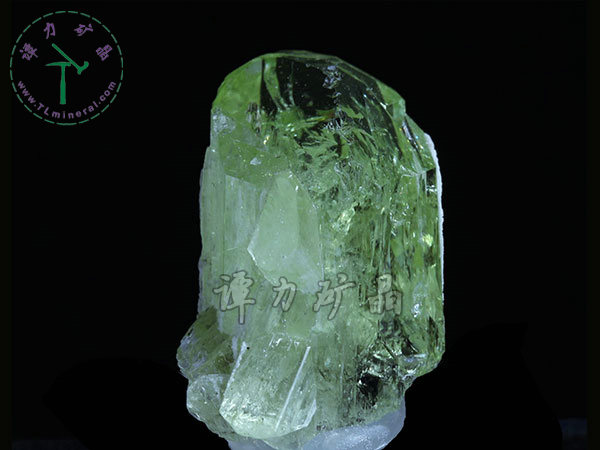 鉻透輝石，2.5x1.0x0.5,坦桑尼亞