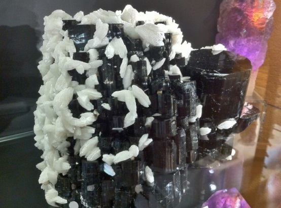 長(zhǎng)沙市譚力礦產(chǎn)品有限公司,長(zhǎng)沙礦產(chǎn)品銷售,工藝品銷售,鉆石飾品批發(fā)