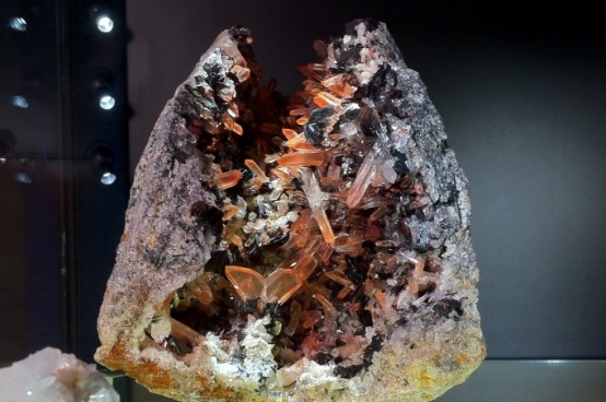 長(zhǎng)沙市譚力礦產(chǎn)品有限公司,長(zhǎng)沙礦產(chǎn)品銷售,工藝品銷售,鉆石飾品批發(fā)