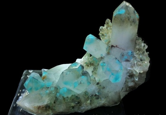 長(zhǎng)沙市譚力礦產(chǎn)品有限公司,長(zhǎng)沙礦產(chǎn)品銷(xiāo)售,工藝品銷(xiāo)售,鉆石飾品批發(fā)