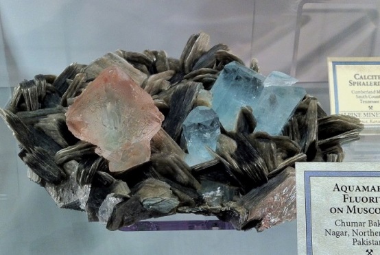 長(zhǎng)沙市譚力礦產(chǎn)品有限公司,長(zhǎng)沙礦產(chǎn)品銷(xiāo)售,工藝品銷(xiāo)售,鉆石飾品批發(fā)